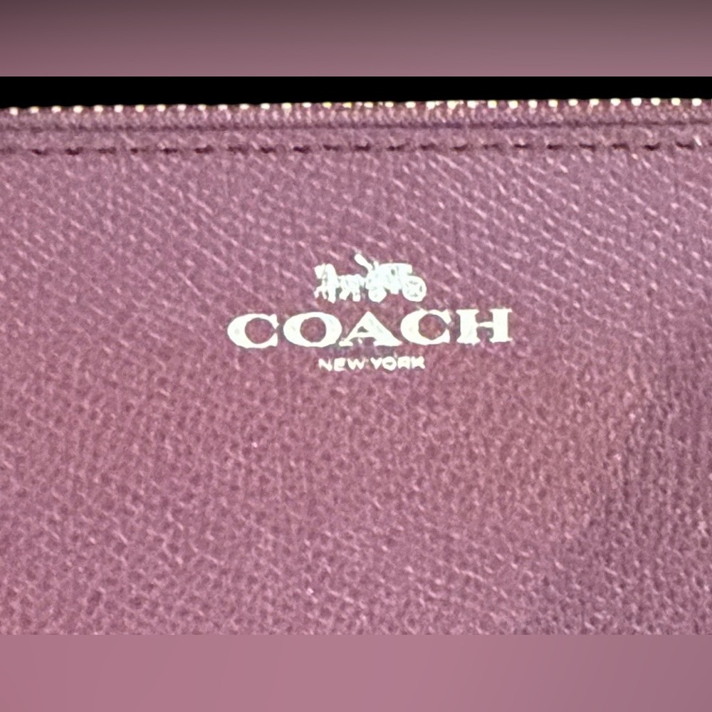 NWT Coach Purple Berry Pebbled Leather Zip Top Wristlet w/ Silver Hardware - Picture 2 of 6